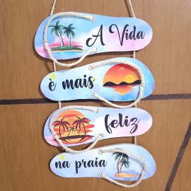 Placa decorativa mdf  A vida e mais feliz na praia PL086